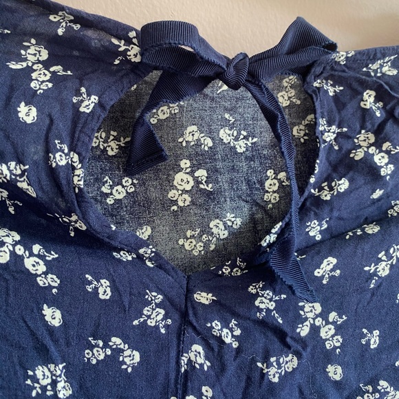 Cute Long Sleeves Blouse - Picture 4 of 5